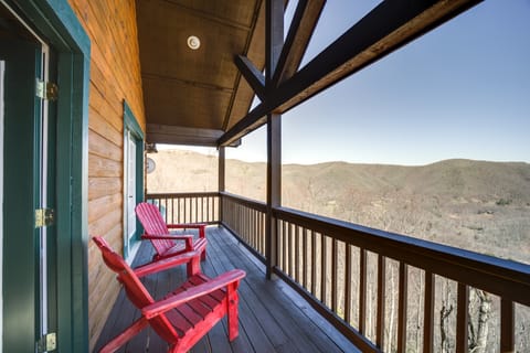 Waynesville Vacation Rental w/ Mountain Views! House in Ivy Hill