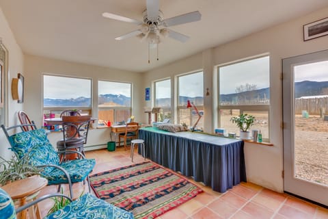 Ideally Located Taos Vacation Rental w/ Gas Grill House in Ranchos De Taos