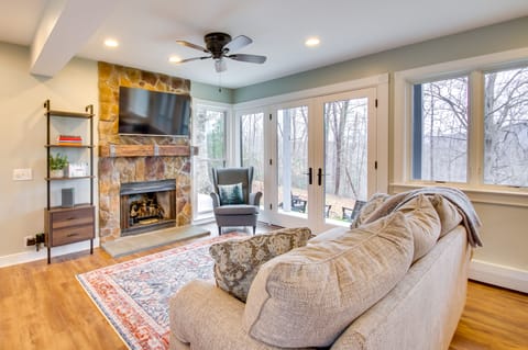 Modern Nellysford Getaway on 40 Private Acres! House in Nelson County