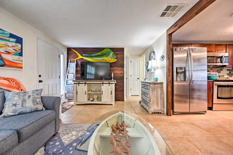 Pet-Friendly Hudson Home: Boat Slip, Private Pool House in Hudson