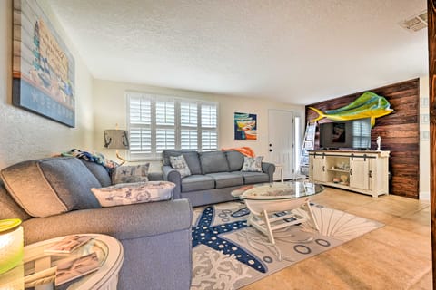 Pet-Friendly Hudson Home: Boat Slip, Private Pool House in Hudson