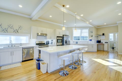 Luxe Federal Way Rental - Walk to the Water! House in Federal Way