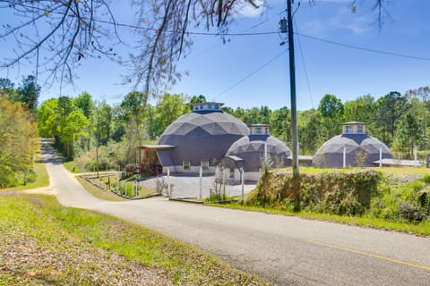 Quiet, Quirky Country Escape Near Pearl River! House in Mississippi