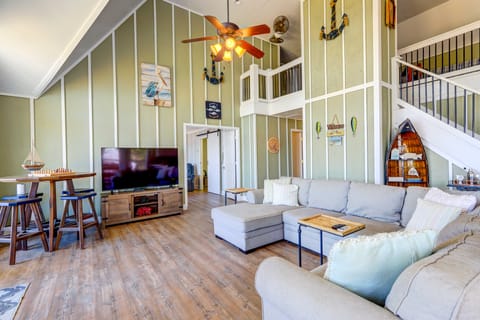 Dock & Fire Pit: Stunning Lake Sinclair Home! House in Lake Sinclair