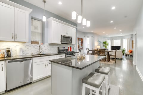 Chicago Vacation Rental Apt ~ 7 Mi to Downtown Apartment in Chicago