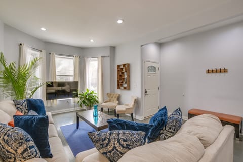 Chicago Vacation Rental Apt ~ 7 Mi to Downtown Apartment in Chicago