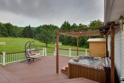 Sauna, Spa & Stargazing: Coudersport Home! House in Allegheny River