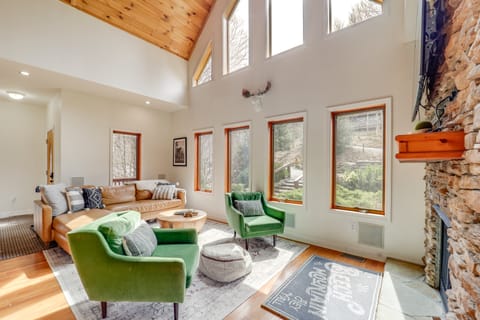 Deck + Scenic Views: Beech Mtn Group Getaway House in Beech Mountain