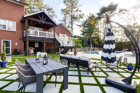 Luxury Retreat in Smyrna: Pool, Pickleball & More! House in Smyrna