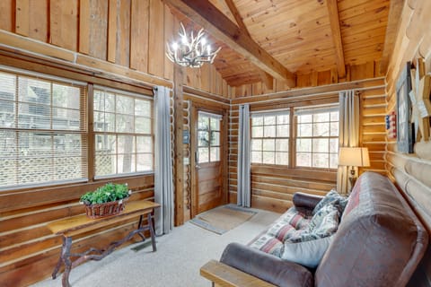 Murphy Cabin w/ Views < 1 Mi to Hiwassee Lake! House in Tennessee