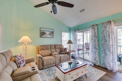 8 Mi to Boardwalk: Myrtle Beach Condo Near Golfing Apartment in Carolina Forest