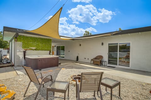 By Joshua Tree! 'Serenity on Sage' Home w/ Hot Tub House in Yucca Valley