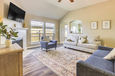 Pet-Friendly Texas Retreat w/ Fenced-In Yard! House in College Station