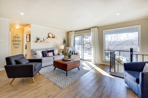 Deck, Fire Pit & Grill: Lakefront Oklahoma Abode House in Lake O The Cherokees