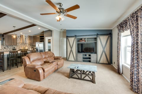 Spacious Tierra Amarilla Ranch House w/ Deck! House in New Mexico