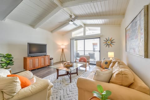 Pool Access: Pet-Friendly Palm Springs Condo Apartment in Palm Springs