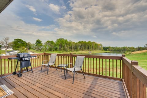 Cozy Fair Play Home w/ Deck 4 Mi to Lake Hartwell! House in Lake Hartwell