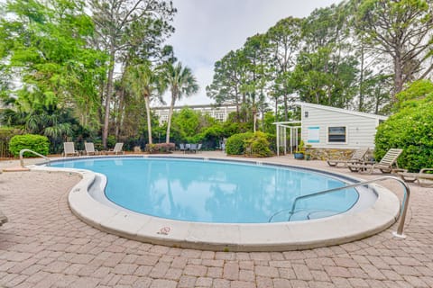 Santa Rosa Beach Townhome: Patio, Walk to Beach! Apartment in South Walton County