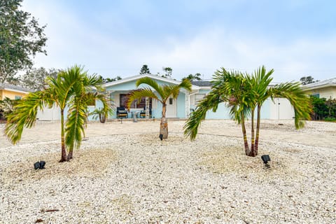 Private Hot Tub: Breezy Seminole Stay! House in Seminole