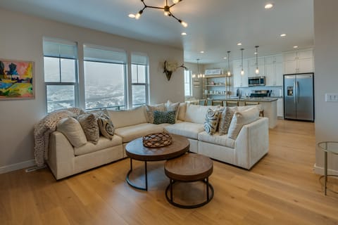 Private Hot Tub: Heber City Gem 15 Mi to Park City Apartment in Wasatch County