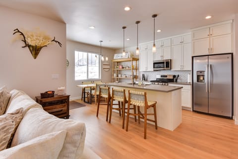 Private Hot Tub: Heber City Gem 15 Mi to Park City Apartment in Wasatch County