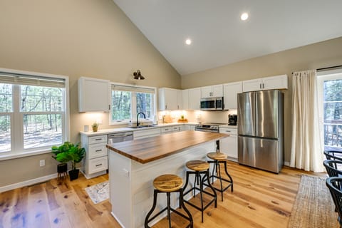 Chic Wisconsin Retreat w/ Deck, Grill & Fire Pit! Cottage in Wisconsin