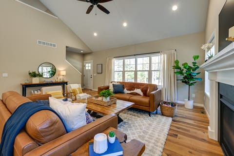 Chic Wisconsin Retreat w/ Deck, Grill & Fire Pit! Cottage in Wisconsin