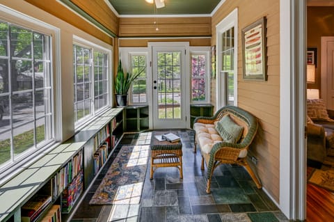 Quaint Anderson Home w/ Sunroom, Walk To Downtown! House in Anderson