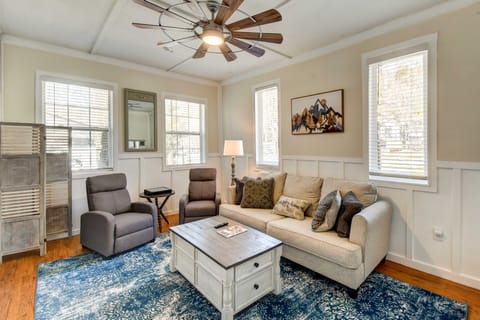 Cleveland Cabin w/ Private Hot Tub ~ 7 Mi to Helen House in White County