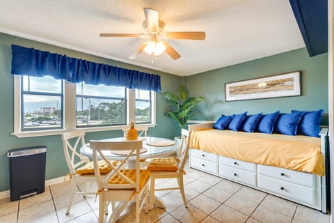 Charming Panama City Studio w/ Community Pool! Apartment in Lower Grand Lagoon