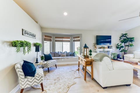 Pool Access! Extended Snowbird Escape in Gilbert House in Gilbert