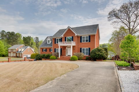 Douglasville Lake Home w/ Private Pool + Gazebo! House in Douglasville