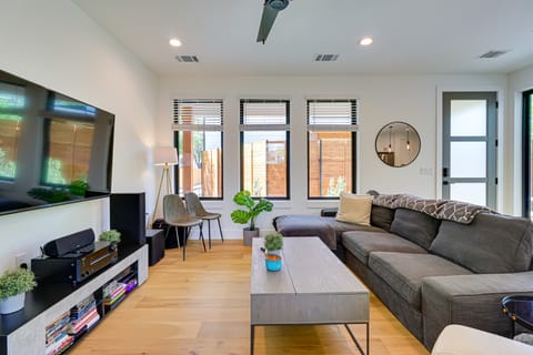 Chic Austin House w/ Spacious Backyard & Hammock House in South Congress