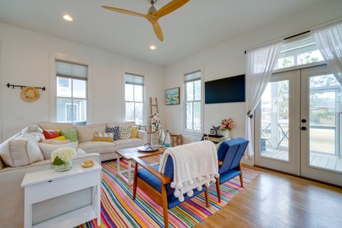 Carlton Landing Home w/ Poolside Lake View! House in Longtown