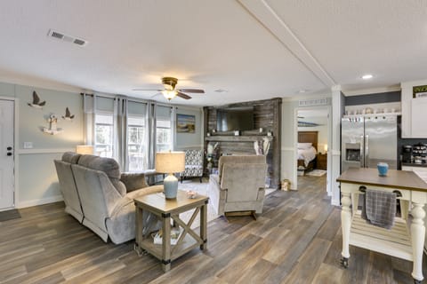 Charming Perry Home ~ 2 Mi to the Gulf! House in Florida