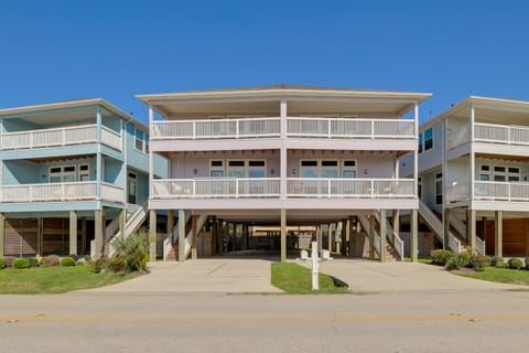 Bay-View La Porte Home Rental: Steps to Beach! House in La Porte