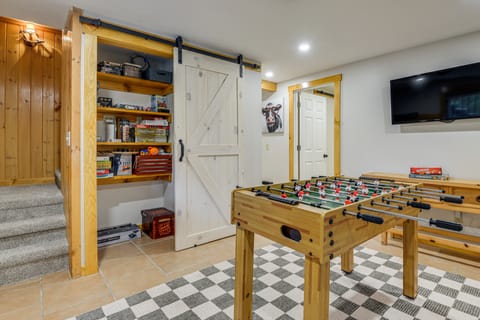 Honey Paws Inn: Wilmington Home 6 Mi to Mount Snow House in Wilmington