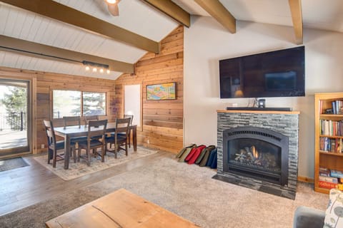 Hot Tub & Mtn Views: Waterfront Grand Lake Cabin! House in Columbine Lake