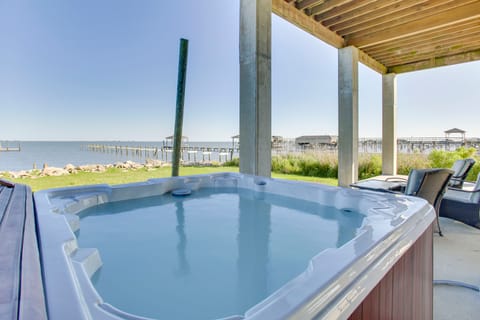 Lakefront NOLA Home w/ Hot Tub & Views! House in Ninth Ward