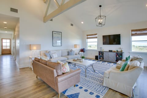 Lakefront NOLA Home w/ Hot Tub & Views! House in Ninth Ward