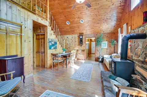 Cozy Appalachian Getaway: 5 Mi to Prospect Peak! House in Shenandoah Valley