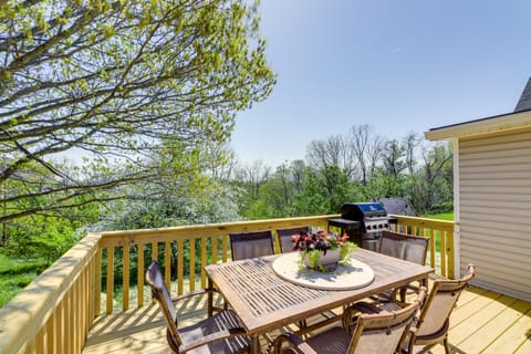 Williamstown Vacation Rental: Private Deck & Yard House in Williamstown