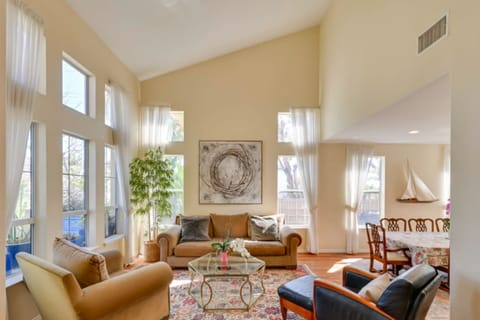 1 Mi to the Beach! Ocean-View Encinitas Home House in Encinitas