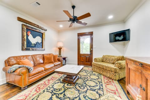 Chic Louisiana Retreat - Balcony & River Views! Apartment in False River