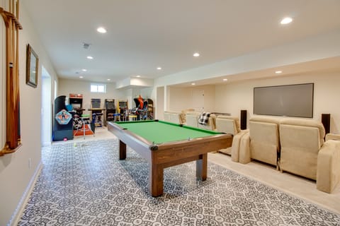 Near Lake Anna: Gem w/ Saltwater Pool & Arcade! House in Lake Anna