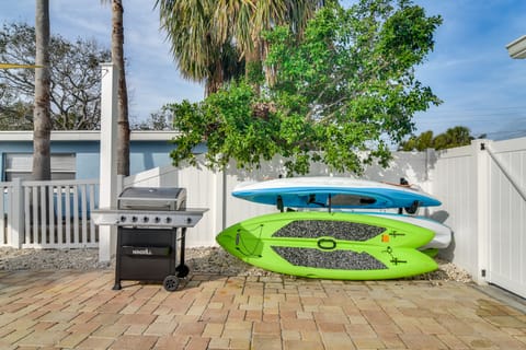 Pool, Swim Dock, Golf Cart! Ultimate Beach Retreat House in Indian Rocks Beach