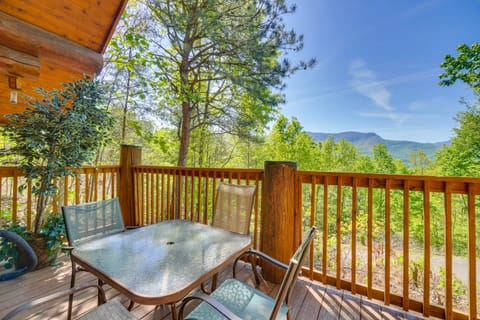 Gatlinburg Vacation Rental w/ Hot Tub & Game Room! House in Pittman Center