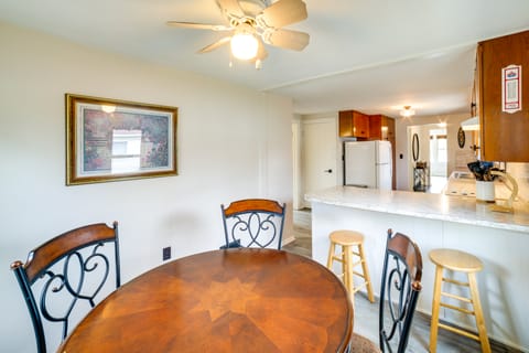 Columbia City Vacation Rental w/ Lake Access Cottage in Indiana