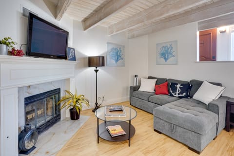 Newport Beach Vacation Rental Near Beach & Pier House in Balboa Peninsula