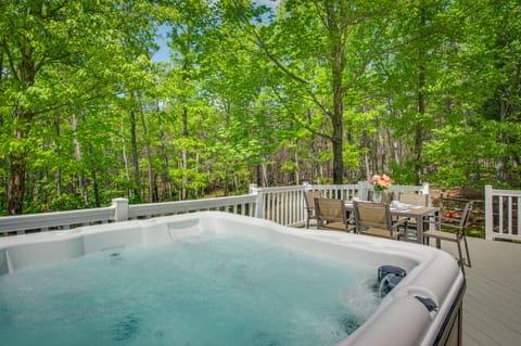 Hot Tub, Sauna, Game Room! Massanutten Resort Home House in Massanutten